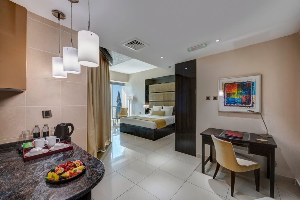 Deluxe Room with king bed, desk and tea station, Gevora Hotel Dubai